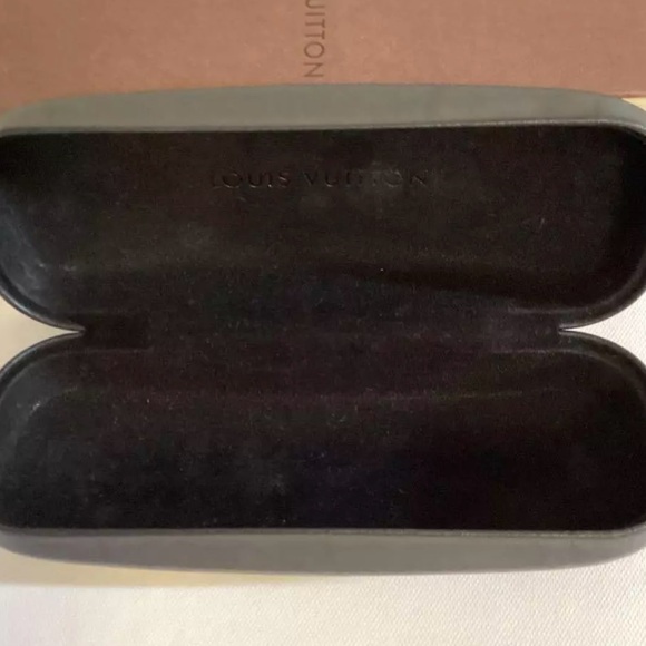 Louis Vuitton Cat eye sunglasses! Limited 2003 edition. Numbered with case&box! - Picture 7 of 9